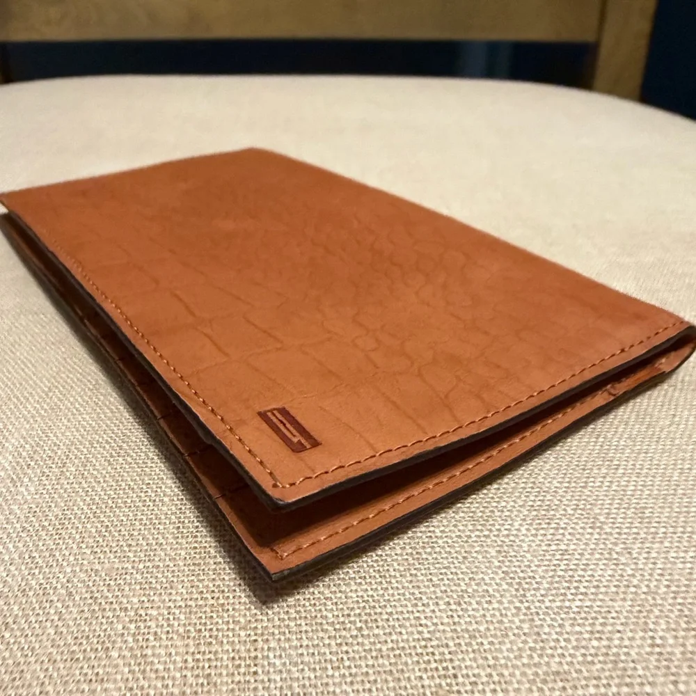 Hartmann Vintage Croc-Embossed Tan Leather Bifold Wallet